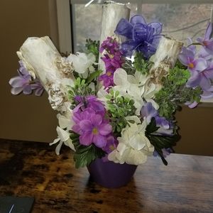 Spring purple flower arrangement.